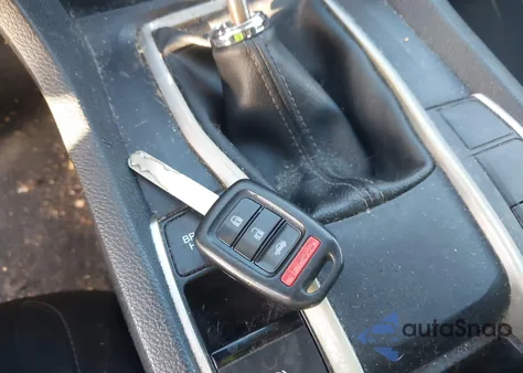 2018 Honda Civic Lx z USA, uszkodzony, nr VIN 19XFC2E57JE021843